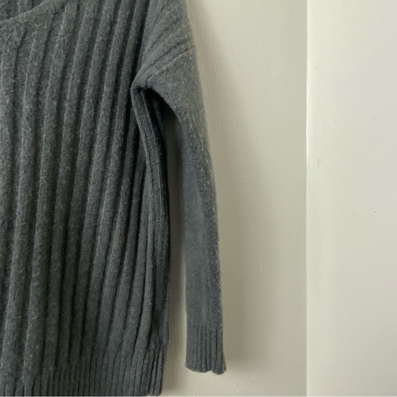 Gap Women Gray Sweater Sz S - Picture 3 of 10